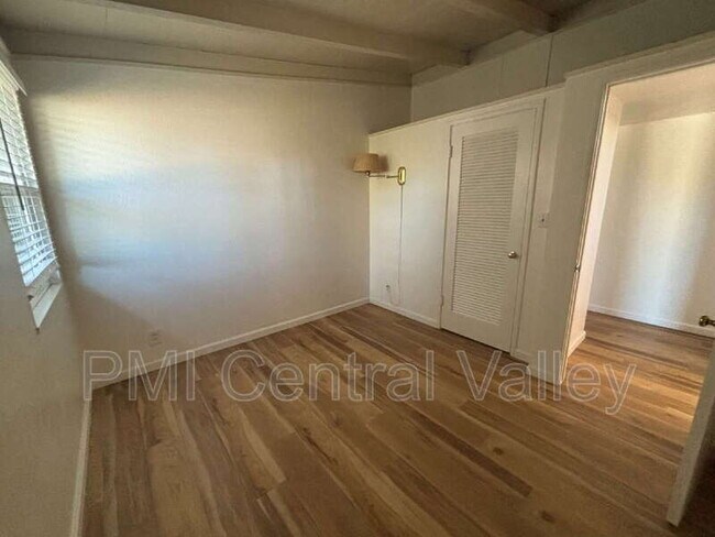 Building Photo - 944 Bridgewood Way