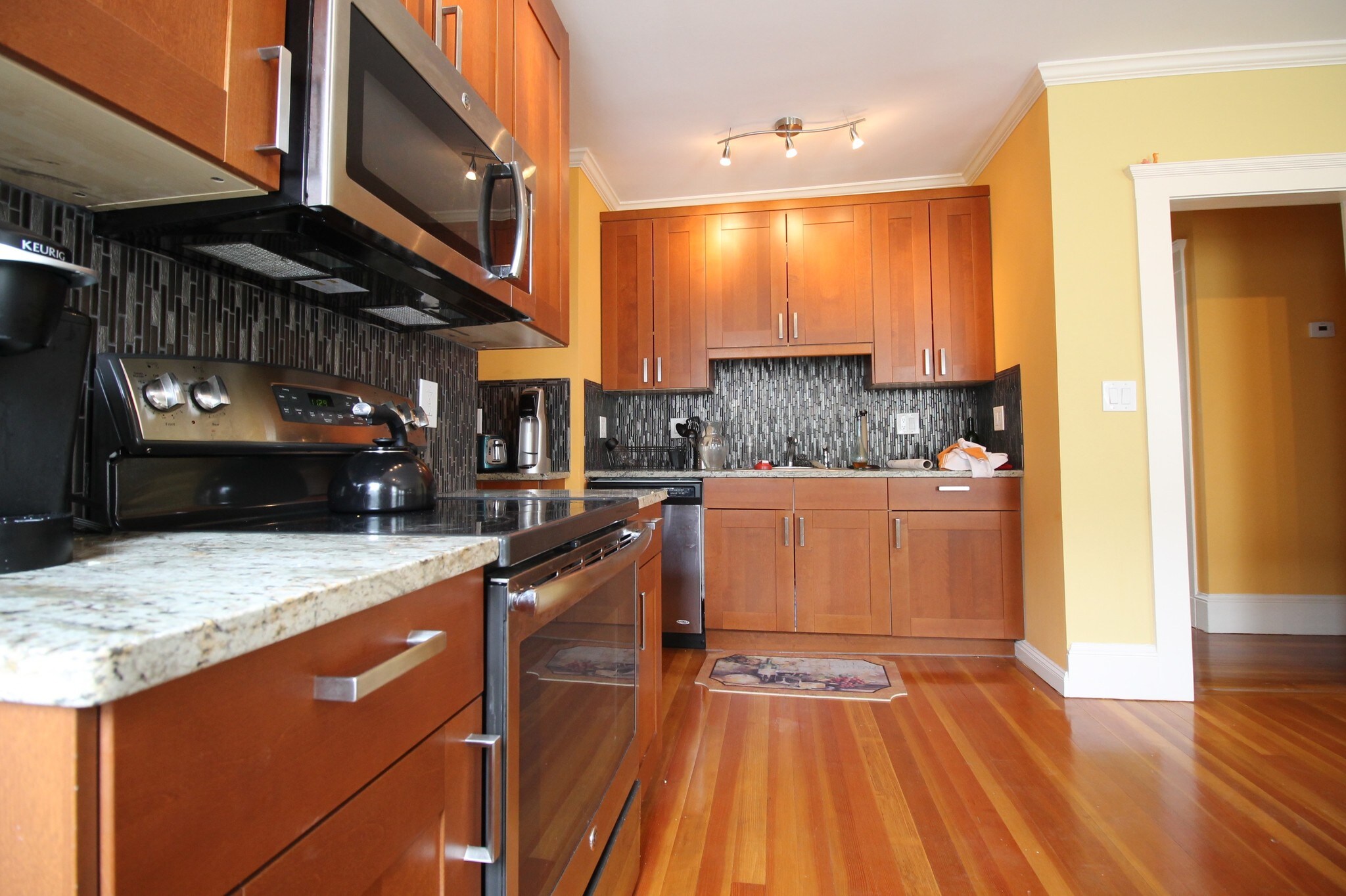 Building Photo - 136 Summer St