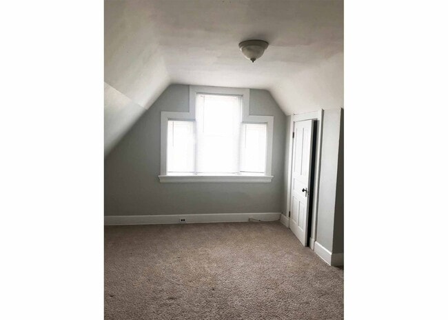 Building Photo - 2922 Jefferson Ave