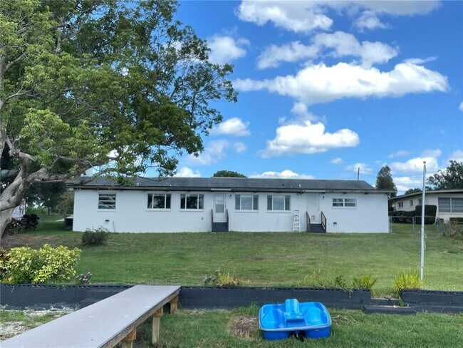 Building Photo - 879 S Terrace Dr