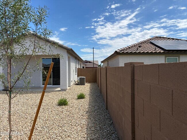 Building Photo - 17321 W Gray Fox Trl