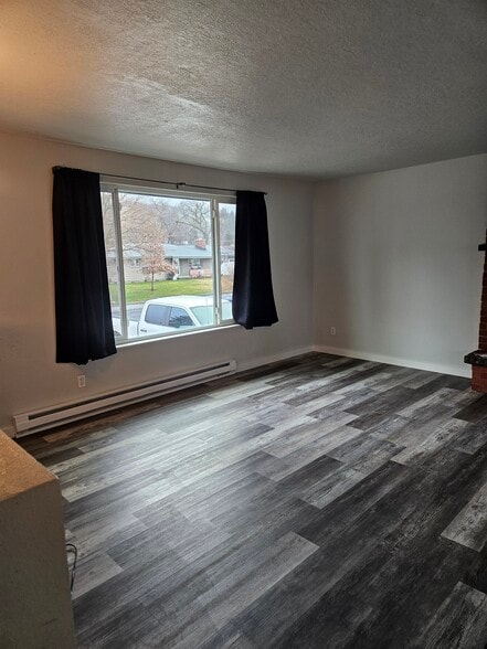 Building Photo - 15822 E Heroy Ave