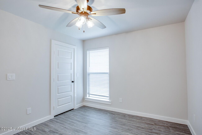 Building Photo - 10518 Abbeville Ave
