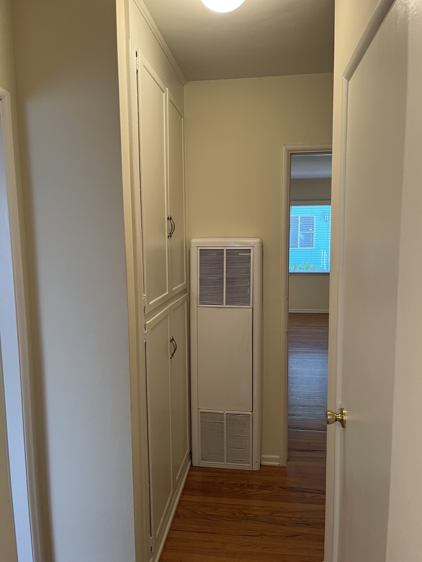 Hallway - 3171 S Barrington Ave