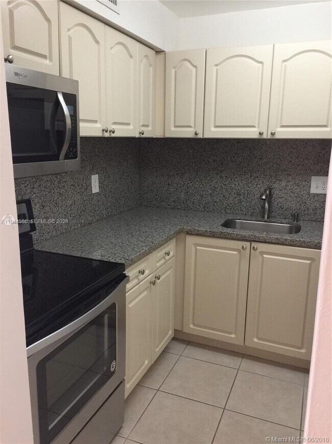 Building Photo - 9403 SW 76th St