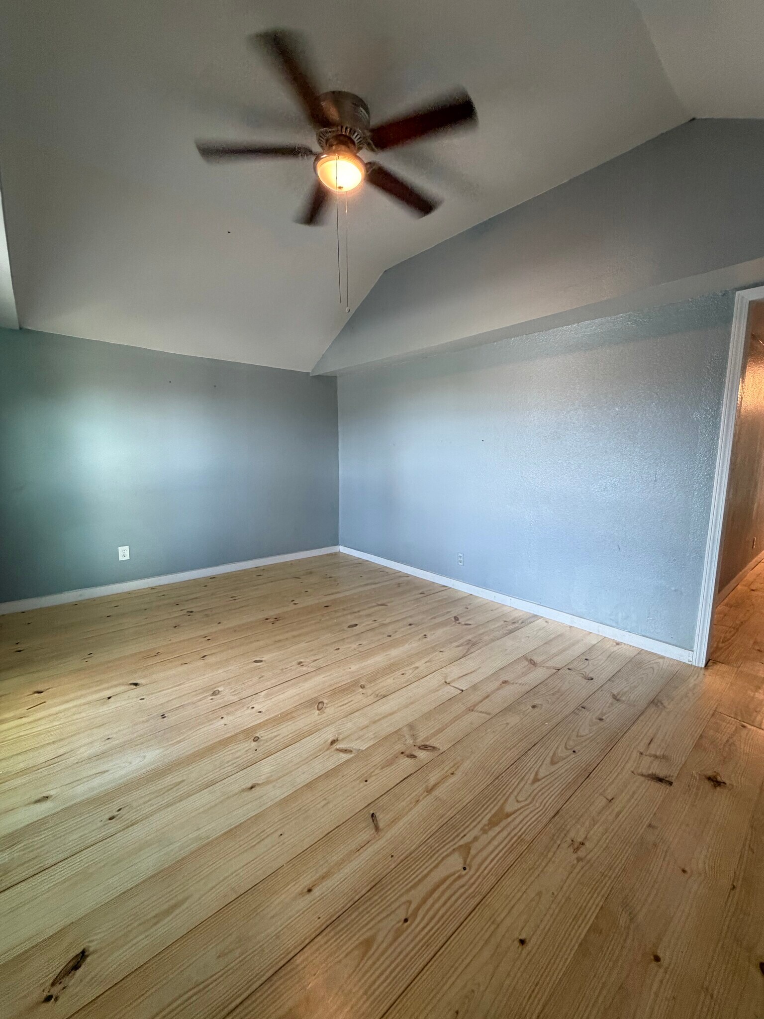 Building Photo - 830 Benavides St