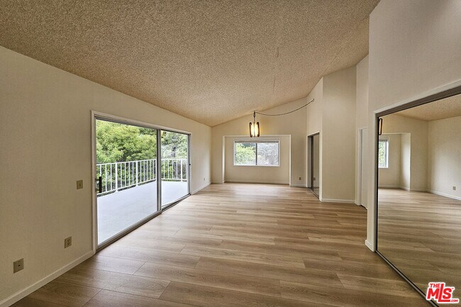 Building Photo - 2251 Maurice Ave