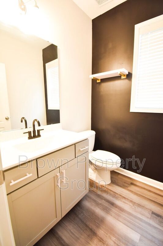 Building Photo - 114 Welborn St