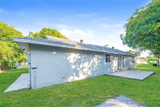 Building Photo - 586 Udell Ln