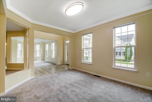 Building Photo - 240 Davis St