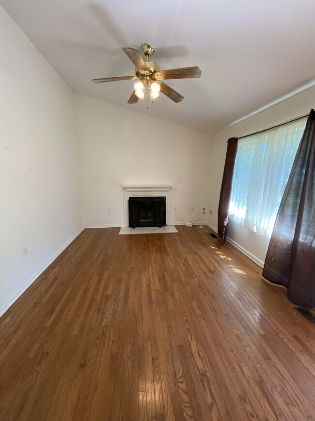 Building Photo - 75 Briar Trail