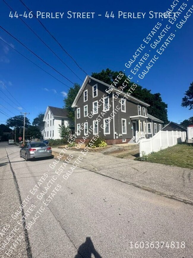 Primary Photo - Spacious Renovated 3 Bedroom Duplex!