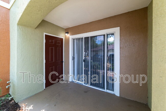 Building Photo - 725 Crest Pines Dr
