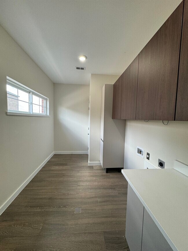 Building Photo - 210 Veracruz Dr