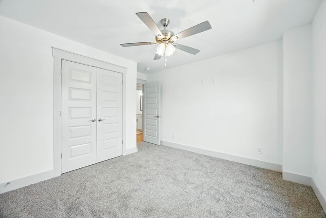 Building Photo - 3 Bedroom 2 1/2 Bath Luxury Home Near Madison Street!