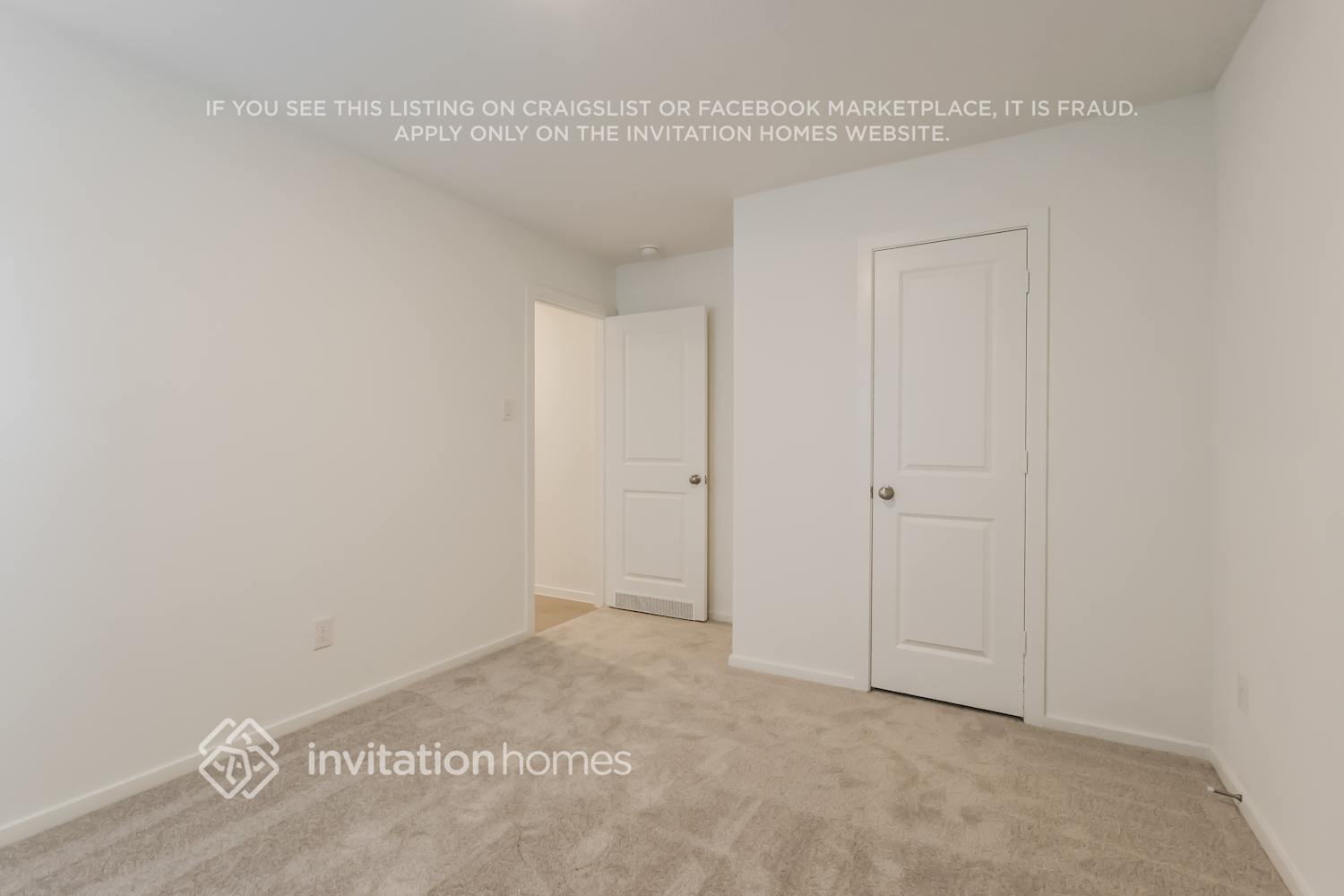 Building Photo - 15290 Abella Dr