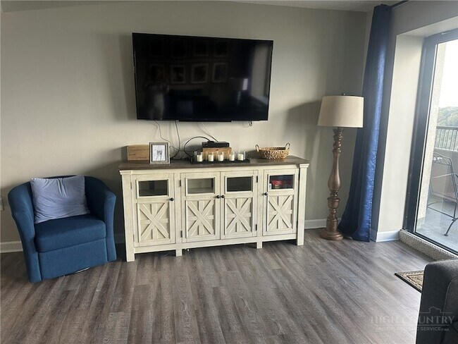 Building Photo - 303 Sugar Top Dr