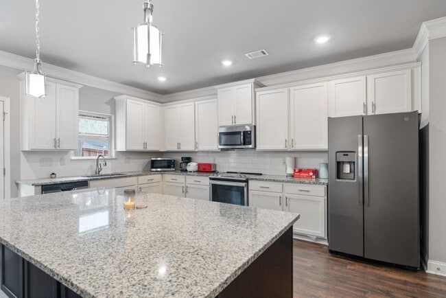 Building Photo - 1667 Castleberry Ln