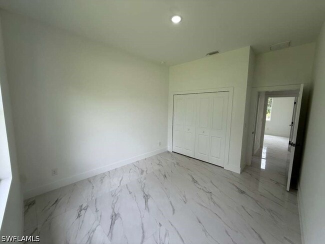 Building Photo - 723 Epps Brown St E