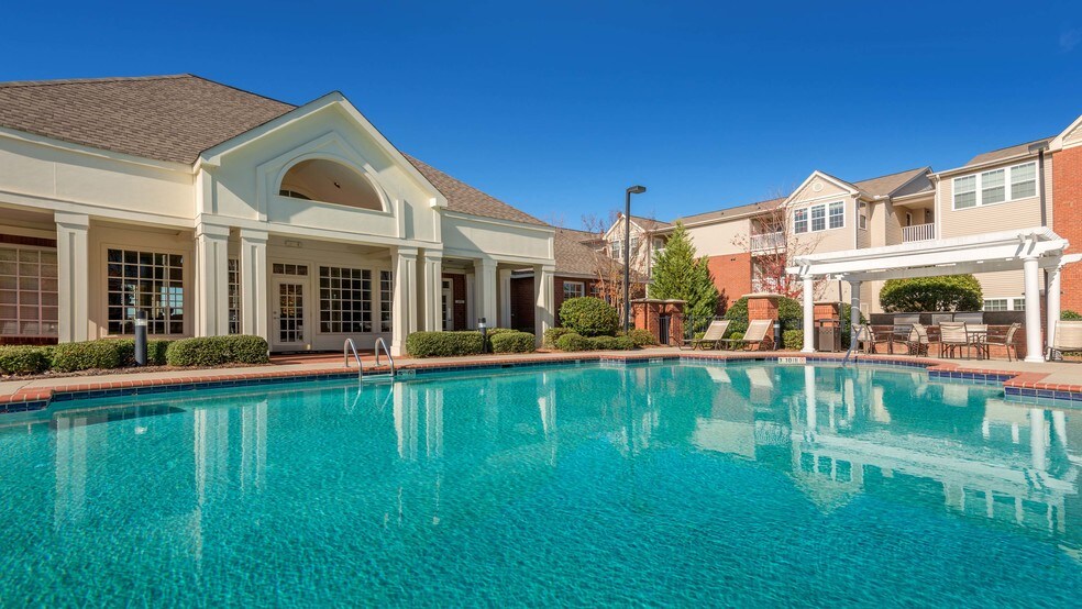 Colonial Grand at University Center Charlotte, NC Apartment Finder