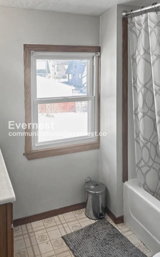 Building Photo - 1187 Murray Ave