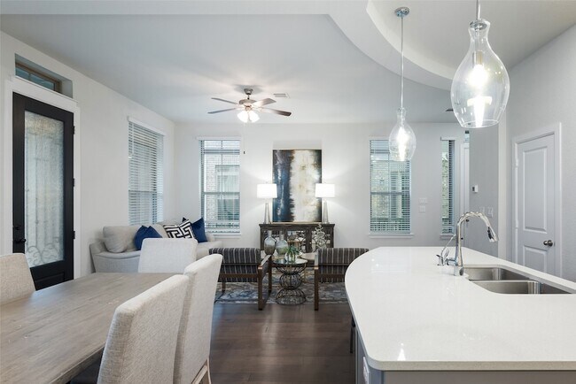 Building Photo - 1115 Manacor Ln