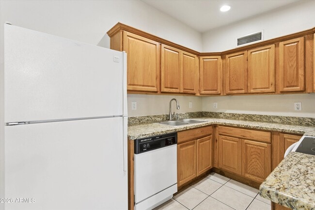 Building Photo - 7010 N 68th Dr
