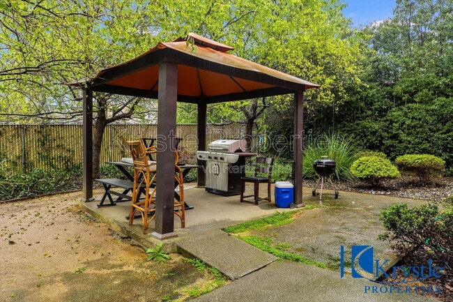 Building Photo - 455 E L St