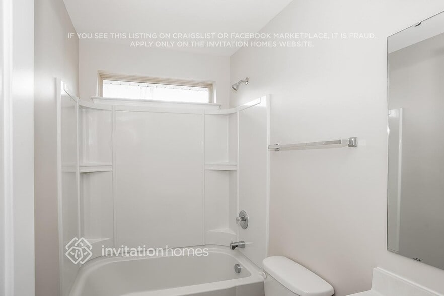 Building Photo - 2704 Old House Cir