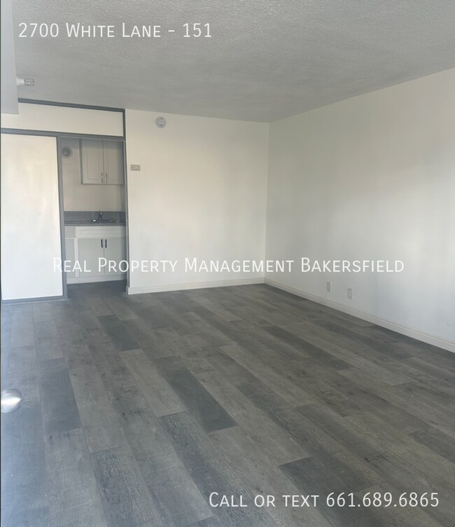 Building Photo - 2700 White Ln