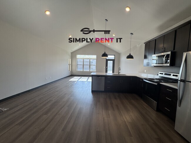 Building Photo - New 3 Bedroom, 3 Bathroom Sublease Brick Towne Ames Townhome