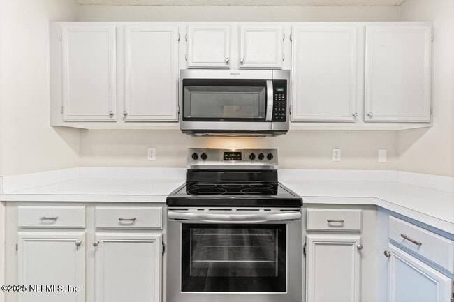 Building Photo - 2887 Lantana Lakes Dr