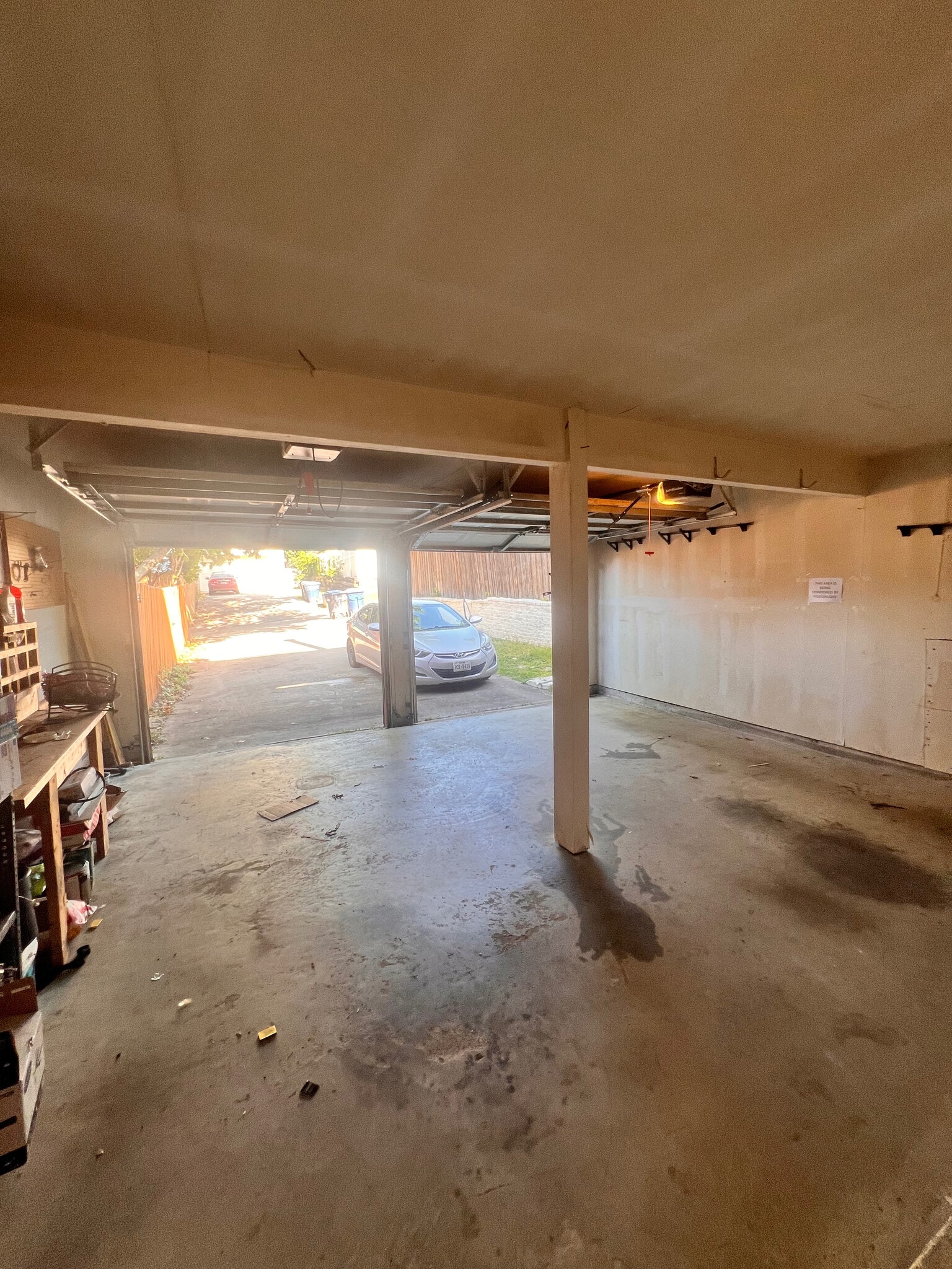 Building Photo - Room in House on Bandera St