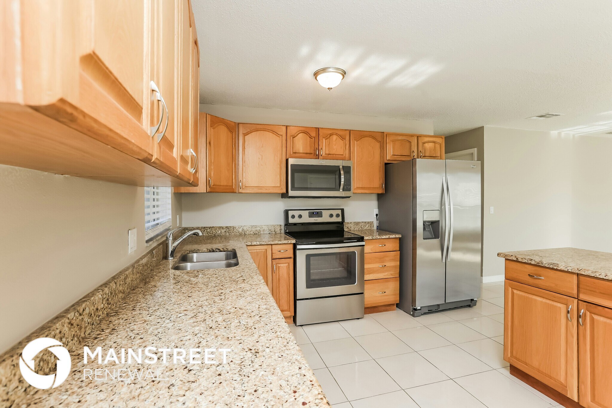 Building Photo - 616 E Bay Cove