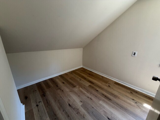 Building Photo - 1128 Maginn Ct