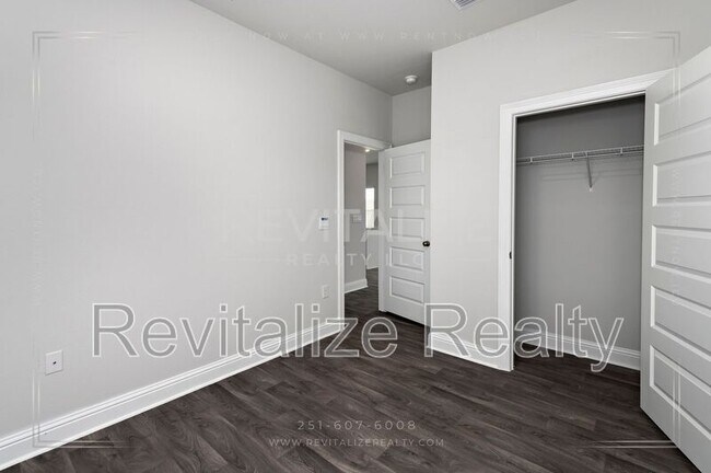 Building Photo - 13658 Addison Pl