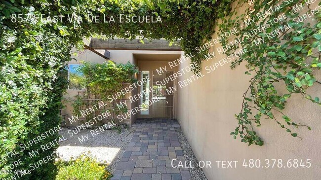 Building Photo - 8573 E Vía De La Escuela