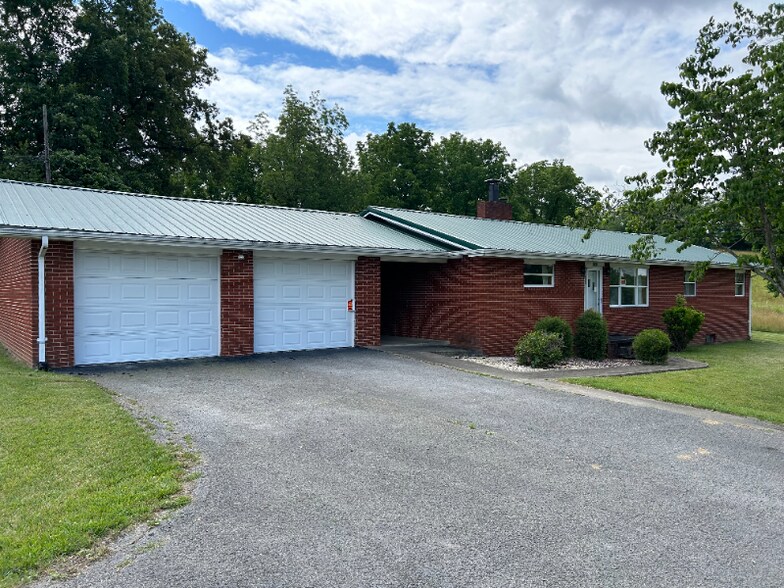 Building Photo - 139 Londonderry Rd