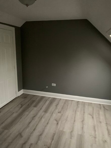 Building Photo - 5431 S Wolcott Ave