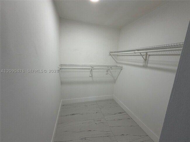 Building Photo - 1760 W 42nd St
