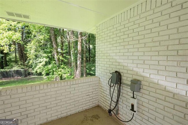 Building Photo - 1025 Hilburn Dr SE