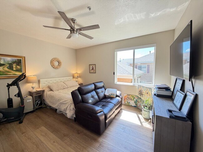 Building Photo - Charming 55+ Condo with Indoor Pool & Mountain Views in American Fork