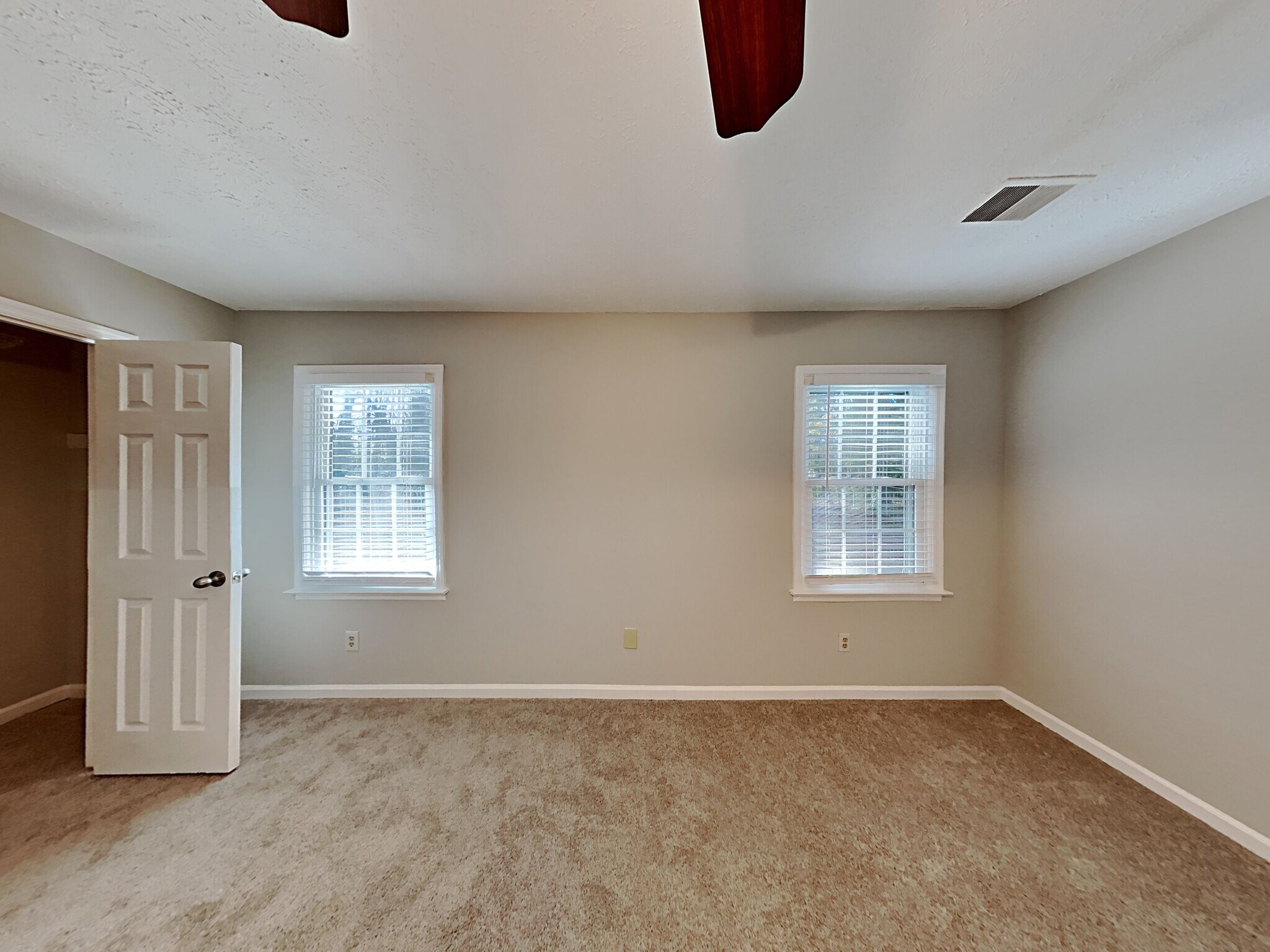 Building Photo - 159 Timber Creek Ln SW