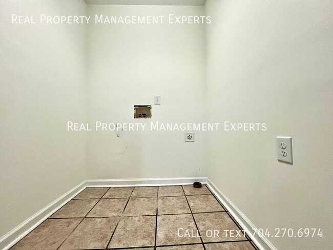 Building Photo - 133 Polaris Dr