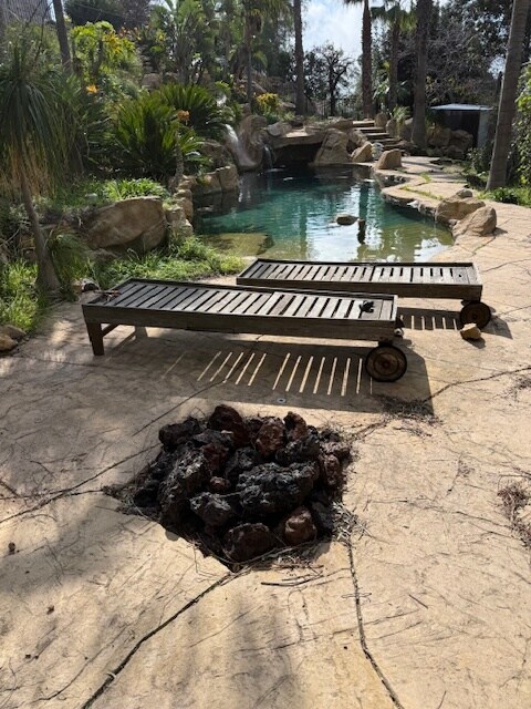 Building Photo - 24690 W Saddle Peak Rd