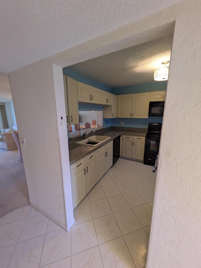 Building Photo - 4725 Lucerne Lakes Blvd E