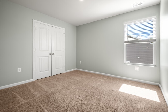Building Photo - 2854 Meadowview Blvd