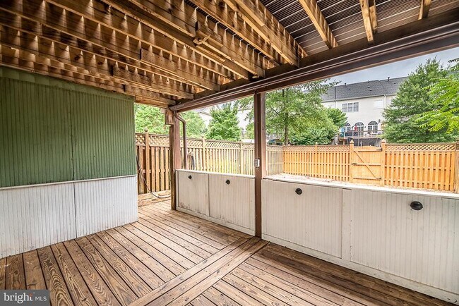Building Photo - 24635 Kings Canyon Square
