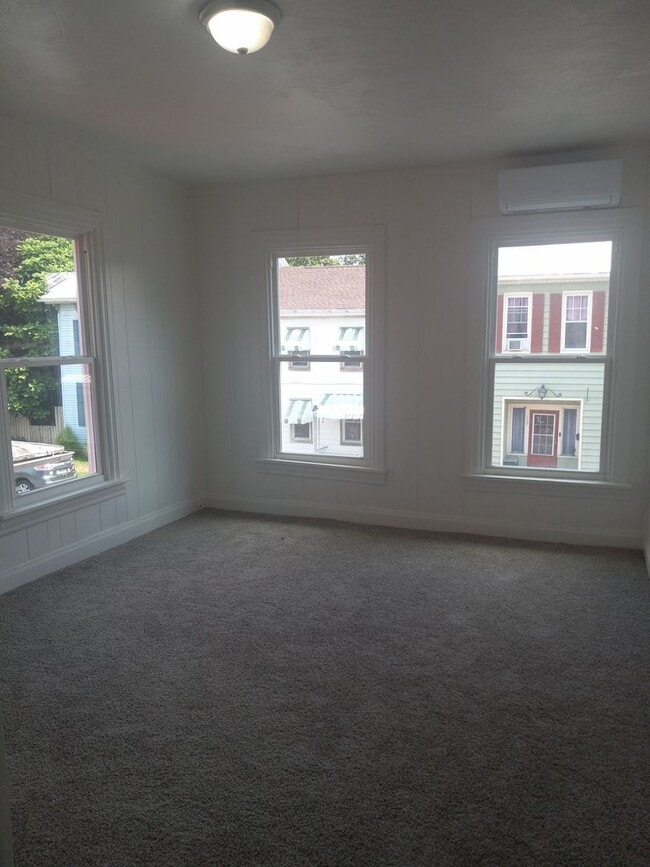 Building Photo - 118 S 2nd St