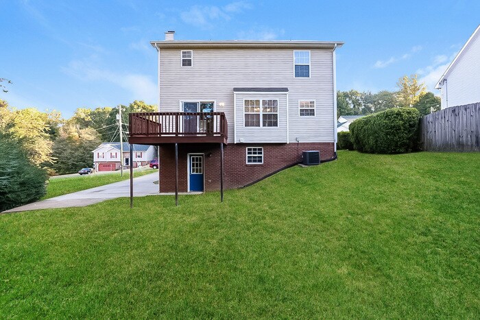 Building Photo - 951 Roedeer Dr